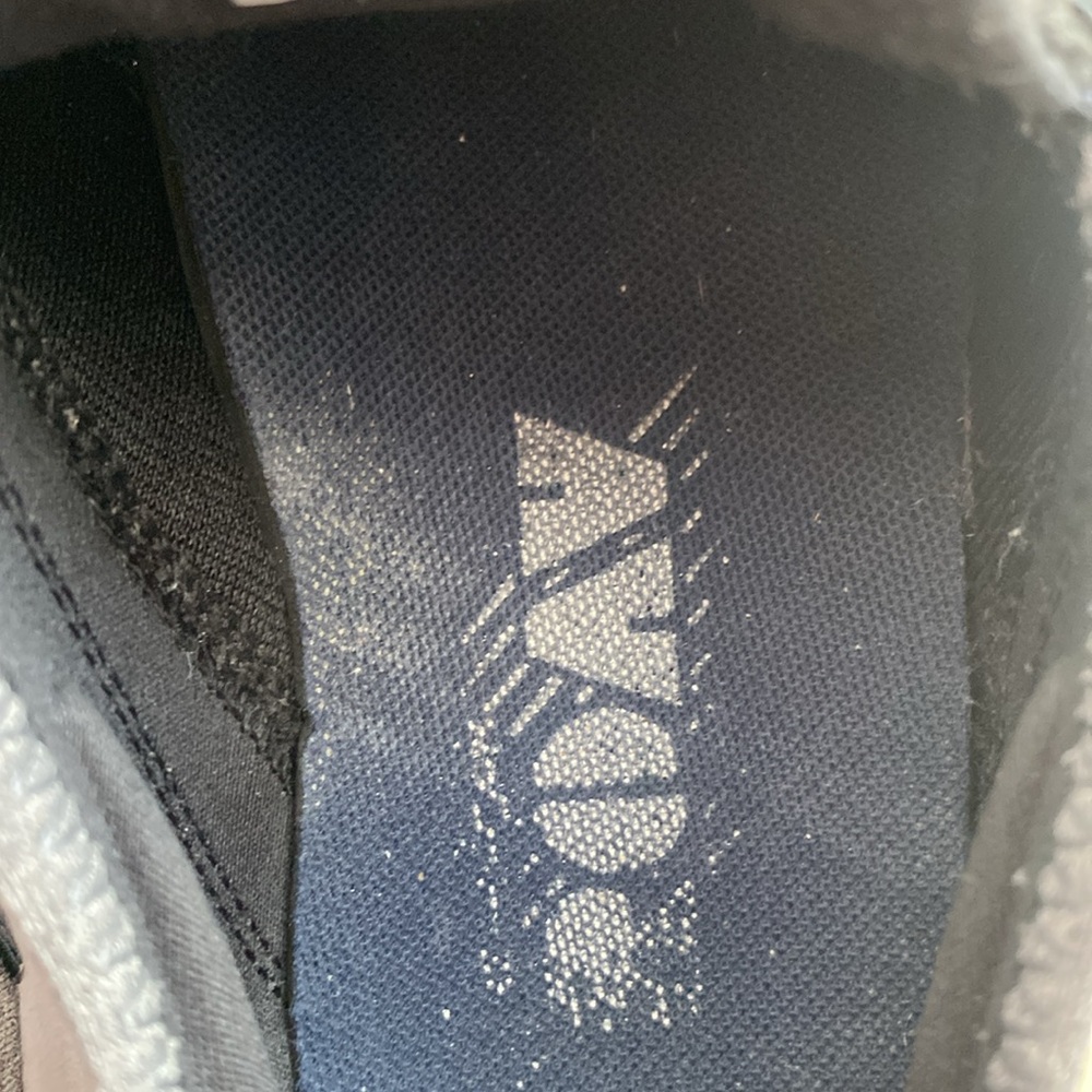 New Balance sneakers - Picture 11 of 11